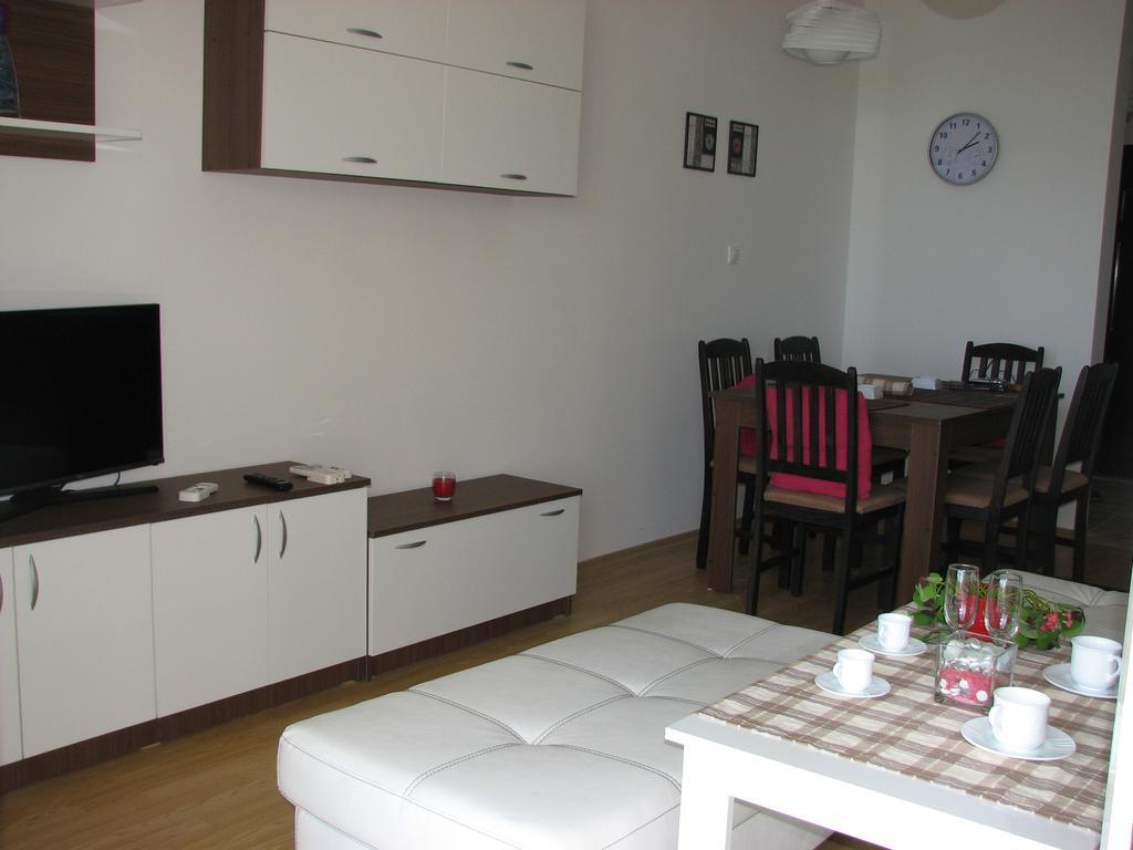 Two-Bedroom Apartment Donika 사레보 외부 사진