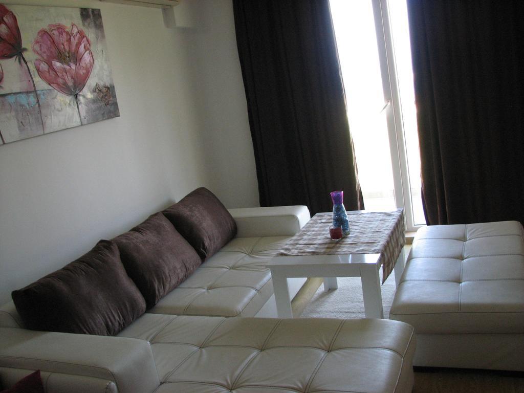 Two-Bedroom Apartment Donika 사레보 외부 사진