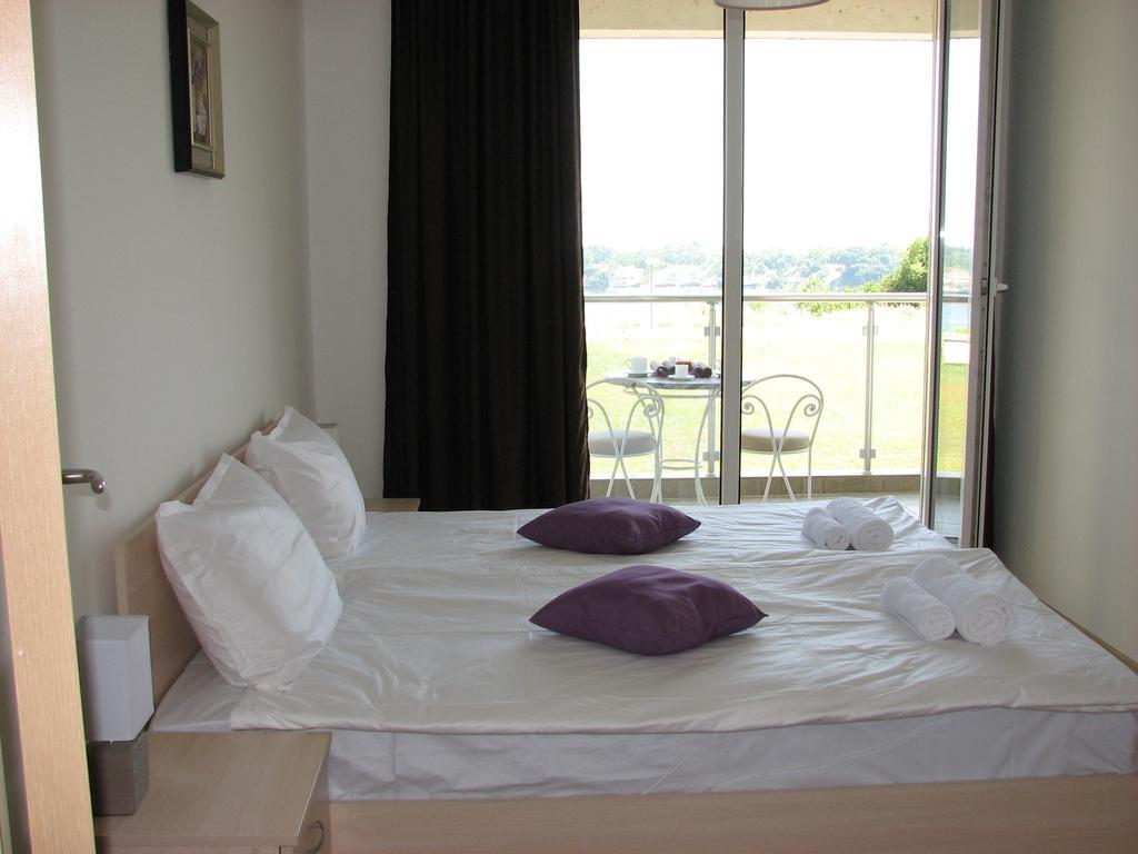 Two-Bedroom Apartment Donika 사레보 외부 사진
