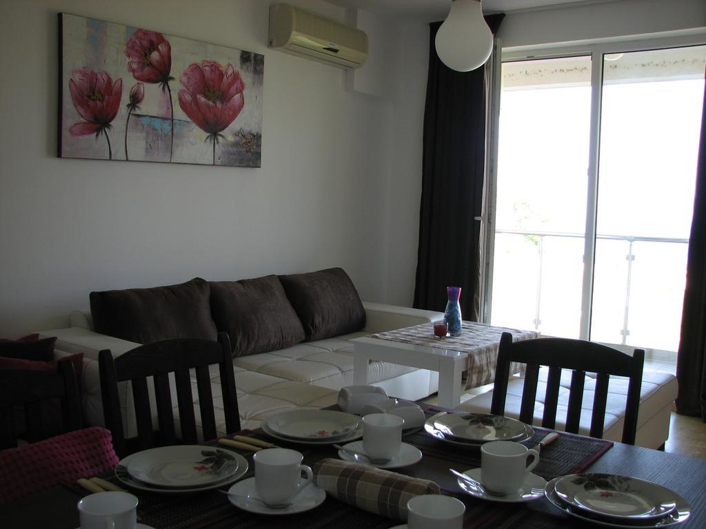 Two-Bedroom Apartment Donika 사레보 외부 사진