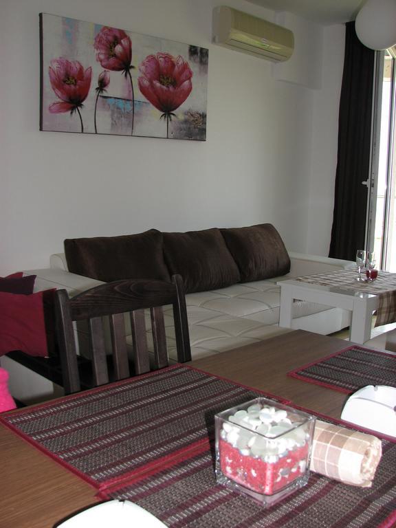 Two-Bedroom Apartment Donika 사레보 외부 사진