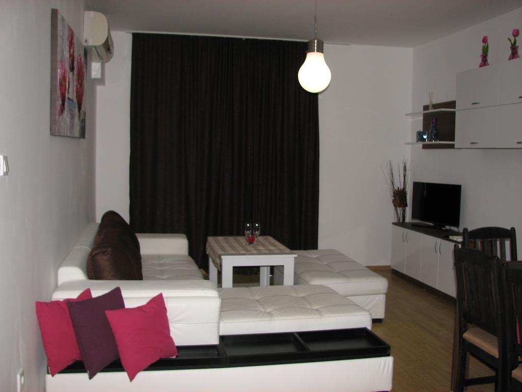 Two-Bedroom Apartment Donika 사레보 외부 사진